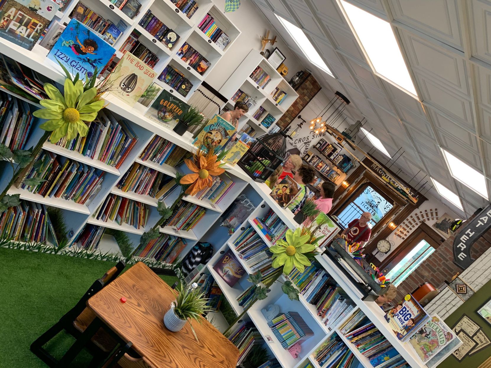 Maurice Book Bank interior